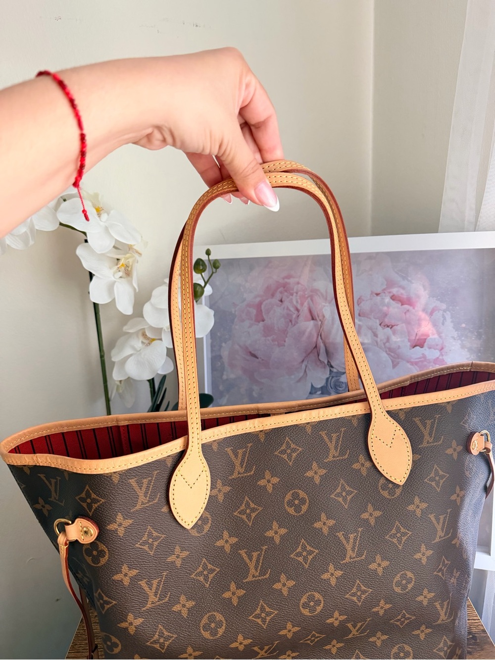 Louis Vuitton Monogram Canvas Neverfull Tote with Natural Vachetta Trim - Picture 5 of 6